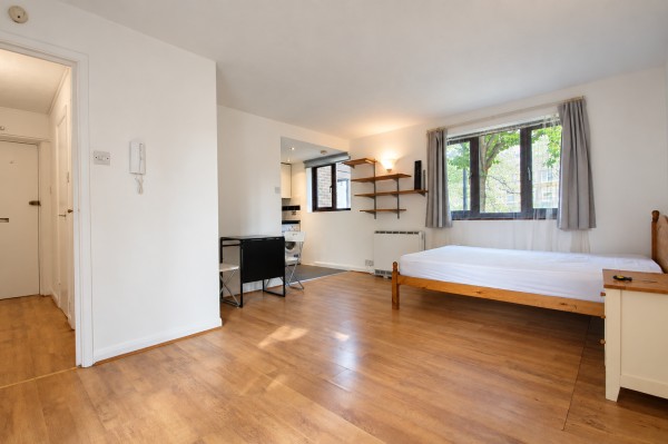 Studio Flat