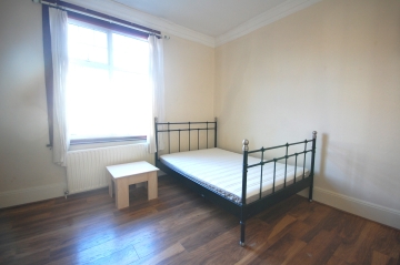 Double Room/Bedsit to Let