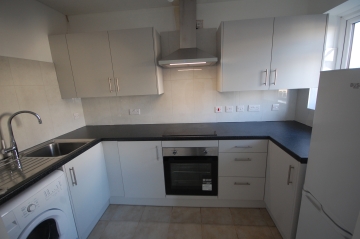 One-Bedroom First Floor Flat with Parking