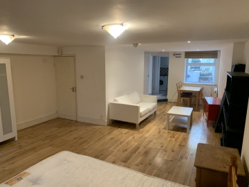 Studio Flat