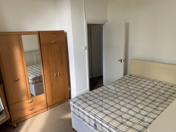 One bed flat with patio