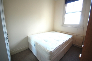 1 BEDROOM FLAT